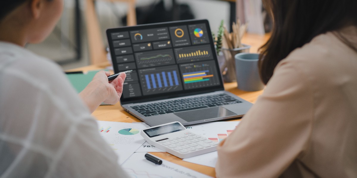 Como a nossa equipa de serviços de marketing utiliza os dados para melhorar as campanhas de marketing